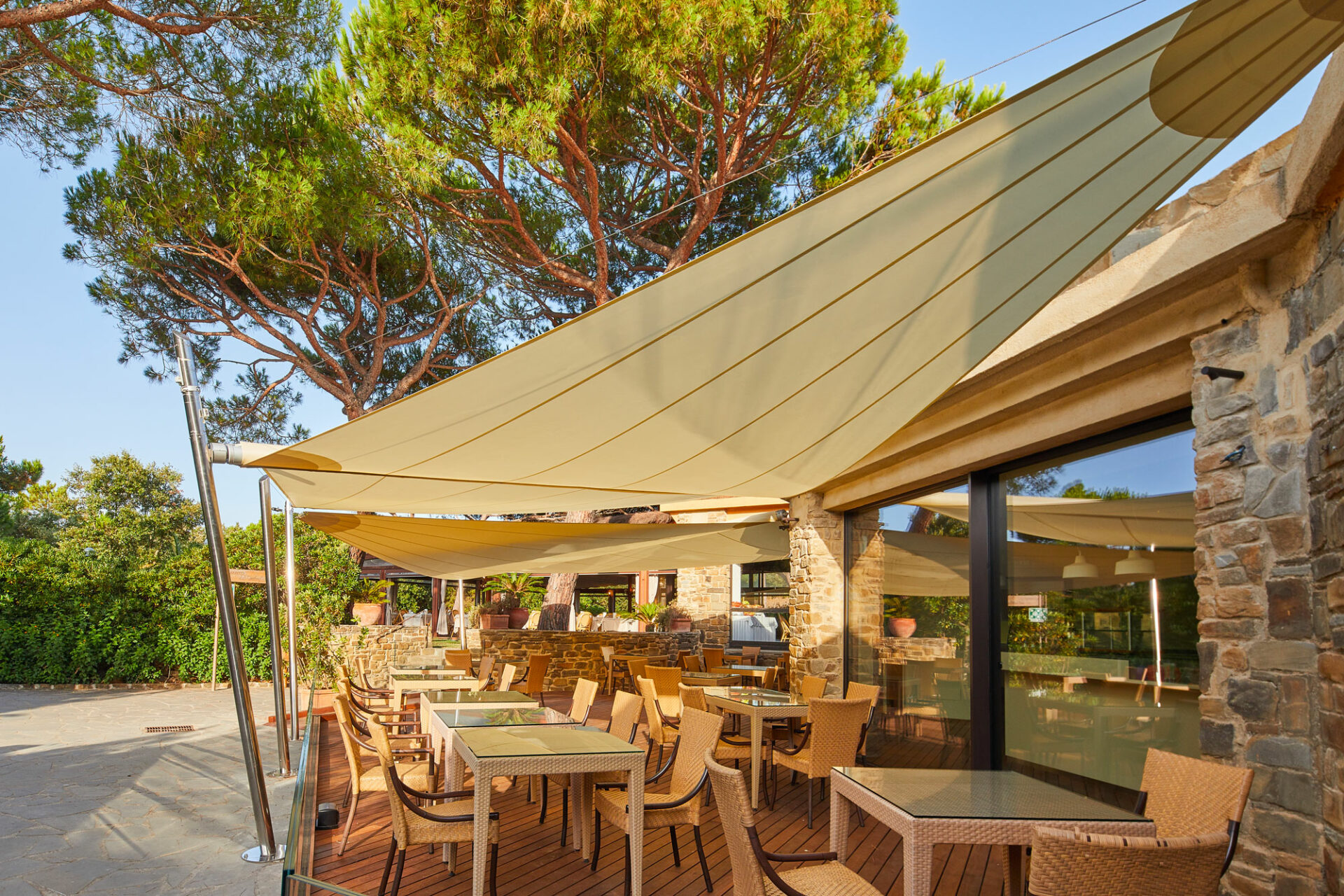 Tenda A Vela Rettangolare 4,5x5,5 M – 98% Protezione UV – Impermeabile – Per Giardino, Terrazzo, Piscina – Colore Crema – Cordi Incluse