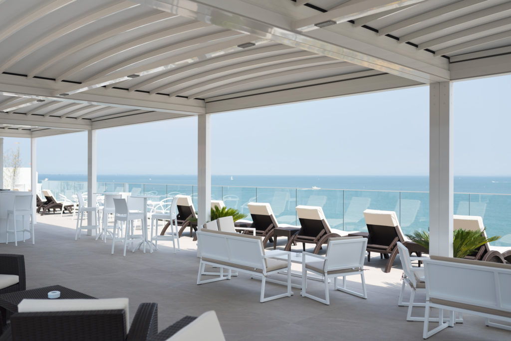 KE renovates a solarium-terrace at the historical Hotel Marin in Lignano Sabbiadoro